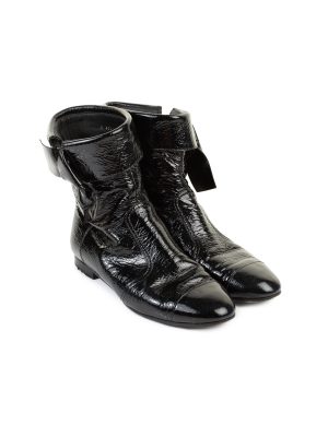 Bow Embellished Patent Leather Boots by Chanel - Le Dressing Monaco